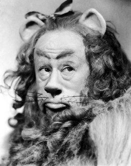 Stills-cowardly-lion-of-oz-19567406-1424-1800